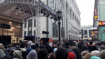 Фанаты Тимати перекрыли центр Екатеринбурга, чтобы поесть бургеров