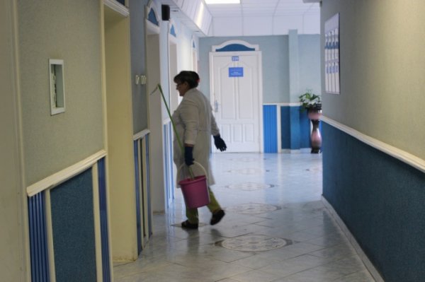 В Когалыме мать устроила дебош в детской больнице и призналась в ненависти к пенсионерам
