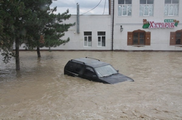 Затопленный Геленджик обесточен - «Авто новости»