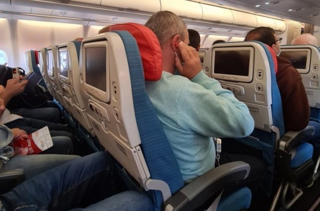 Российским авиакомпаниям запретили отсаживать детей от родителей в самолете - «Общество»