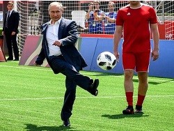 За две недели ЧМ-2018 власть объявила или оформила шесть непопулярных решений - «Новости дня»