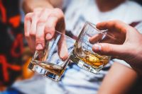 Чем опасен самый дешёвый алкоголь? | Здоровая жизнь | Здоровье  - «Политика»