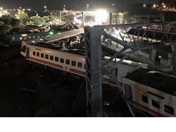 На Тайване сошел с рельсов поезд, погибли 22 человека - «Новости дня»