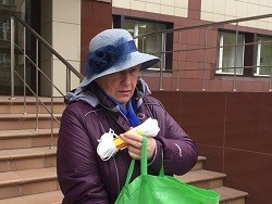 Российская пенсионерка подарила министру мыло и веревку - «Экономика»