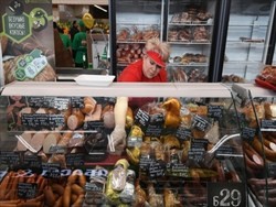 Россияне поголовно признались в необходимости экономить на еде - «Новости дня»