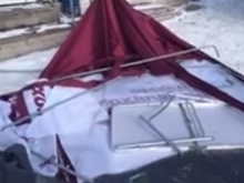 Нападения на агитационные палатки Порошенко на Украине становятся обыденностью - «Военное обозрение»
