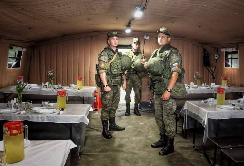 На выезд военных. Автономный полевой лагерь АПЛ-РВ. АПЛ-500 полевой лагерь. Автономный полевой лагерь АПЛ-500 для армии РФ. Автономный полевой лагерь в Мулино.