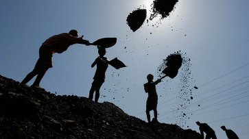 Белоруссия начала экспортировать российский уголь на Украину - «Новости Дня»