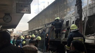 Более 20 человек погибли в Каире в пожаре на вокзале из-за крушения поезда - «Политика»