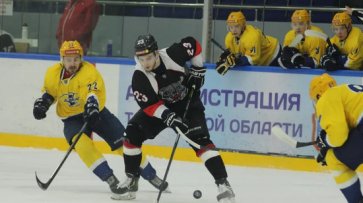 Хоккеисты "Тамбова" проиграли последний матч сезона