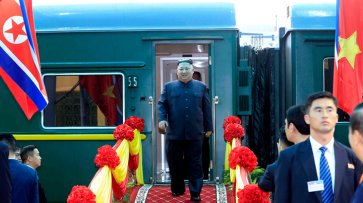 Ким Чен Ын прибыл к Трампу на бронепоезде - «Новости дня»