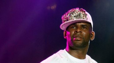 Музыканту R. Kelly предъявлены обвинения в изнасилованиях - «Происшествия»