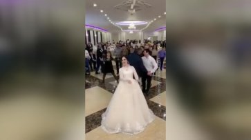 На свадьбе в Дагестане подружки невесты устроили кулачный бой - «Новости дня»
