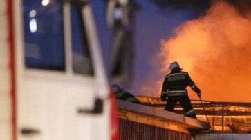 На юге Волгограда при пожаре в частном доме пострадал человек