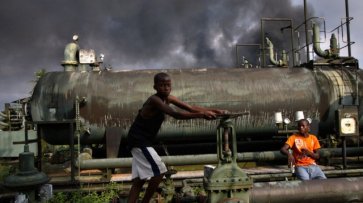 Нигерия готова сократить добычу нефти, чтобы поддержать рост цен - «Новости Дня»