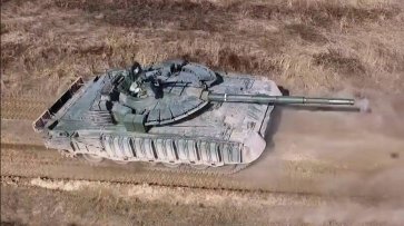 Появилось фото Т-80 с «мешочной» защитой - «Военные действия»