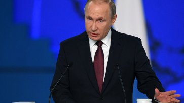 Путин подержал в руках электрошокер-пистолет - «Новости Дня»