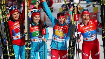 Российские лыжницы завоевали бронзу в эстафете на чемпионате мира - «Политика»