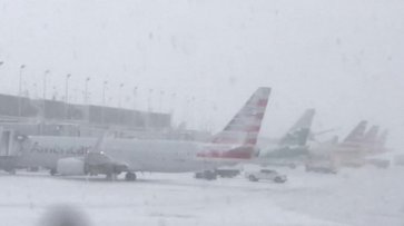 Снегопад нарушил авиасообщение на востоке США - «Новости дня»
