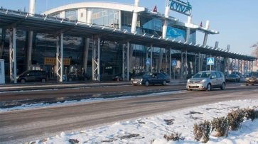 В аэропорту Киев ищут взрывчатку