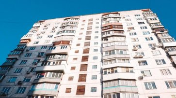 В Киеве мужчина повесился в подъезде многоэтажки