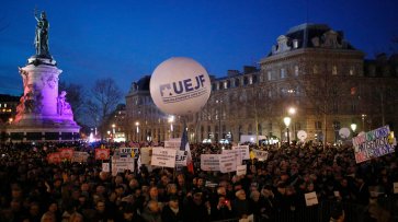 В Париже митинг против антисемитизма собрал около 20 тысяч человек - «Новости дня»