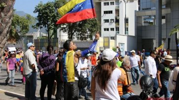 В Венесуэле пострадала журналистка проекта RT Redfish - «Политика»