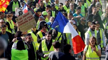 Во Франции задержали активистов, готовивших нападение на префектуру Вара - «Политика»