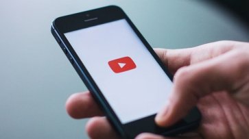 YouTube отключил монетизацию для каналов, которые против вакцинации