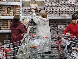 Удар по яйцам: В Европе еда подорожала в 5 раз меньше, чем в России - «Авто новости»