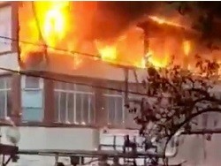 В Кизляре сгорел торговый центр (ВИДЕО) - «Авто новости»