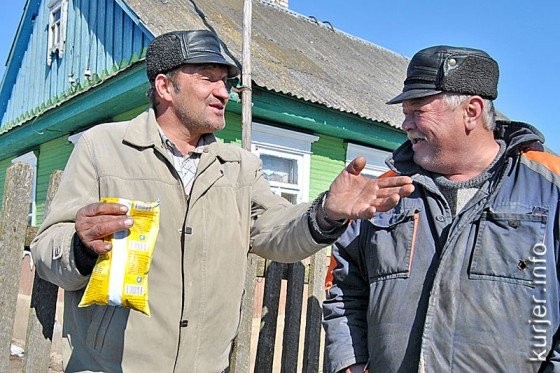 Белорусские колхозы: разваливающиеся дома и зарплата продуктами - «Общество»