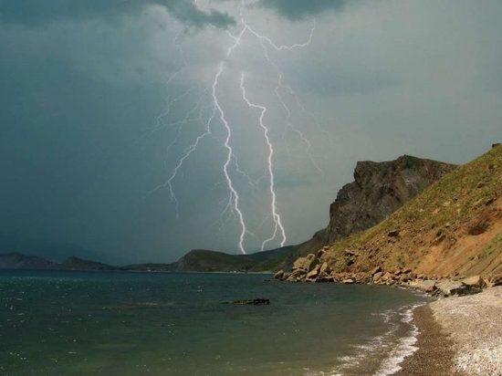 Экстренное предупреждение: через несколько часов Крым накроет шторм