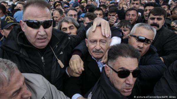 Лидер РНП Турции осудил нападение на него на похоронах военнослужащего - «Новости Дня»
