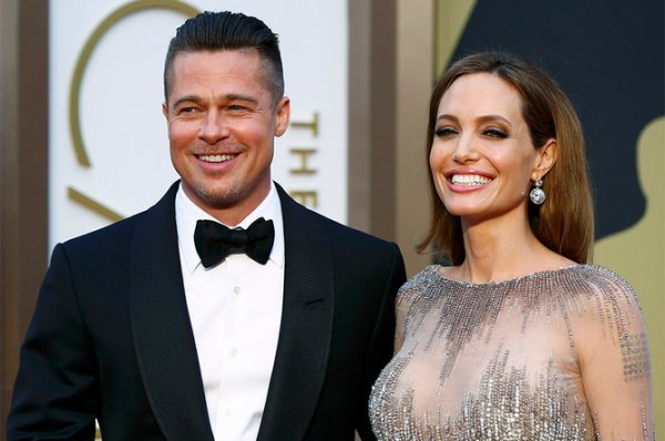 Анджелина Джоли и Брэд Питт официально развелись - «Новости Дня»