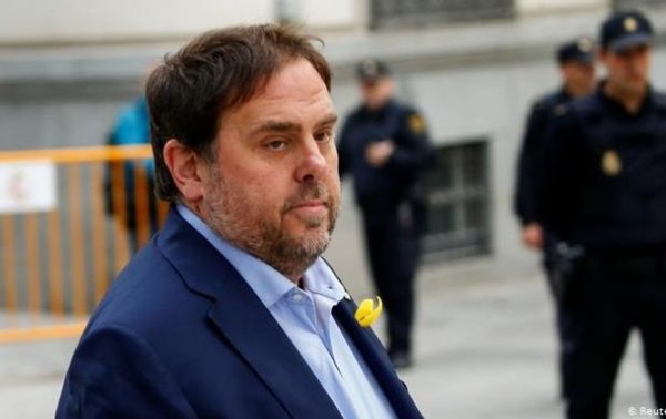 Арестованные лидеры сепаратистов Каталонии прошли в испанский парламент