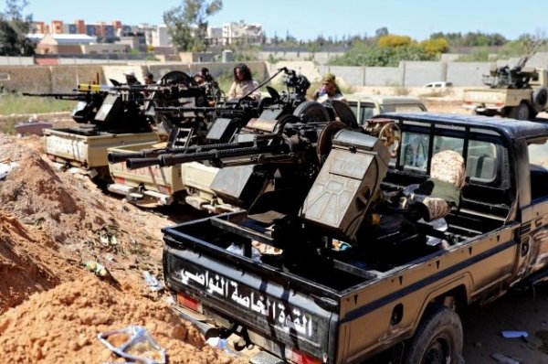 Армия Хафтара взяла под контроль большую часть района вокруг Триполи - «Политика»