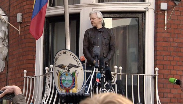 Ассанжа выдворят из посольства Эквадора в Лондоне в ближайшее время - «Новости дня»