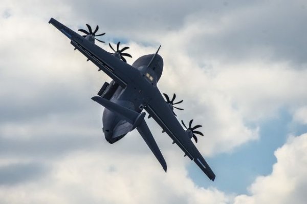Авиация США провела разведку у границ РФ и над Донбассом - «Политика»
