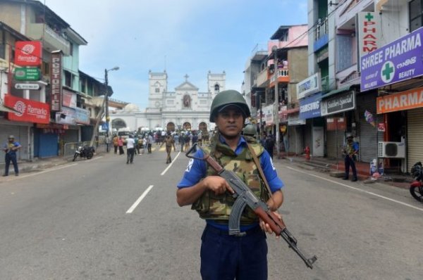 Число жертв взрывов на Шри-Ланке достигло 215 человек - «Происшествия»