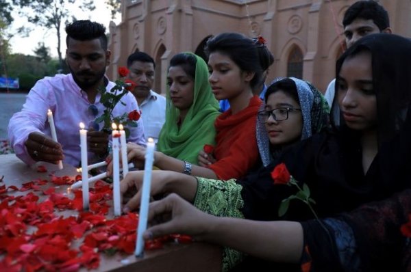 Число жертв взрывов на Шри-Ланке выросло до 310 - «Происшествия»