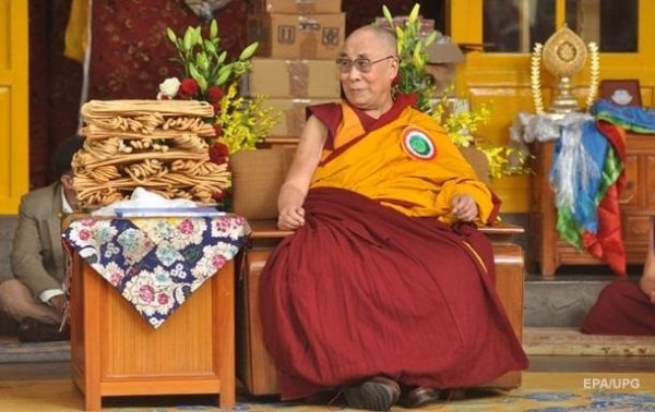 Далай-лама попал в больницу