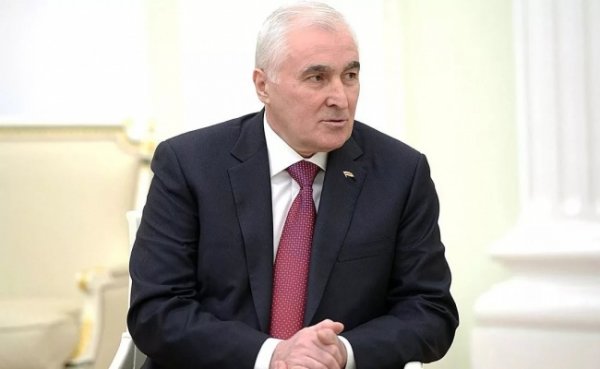 Экс-президент Южной Осетии Леонид Тибилов избирается в парламент - «Новости Дня»