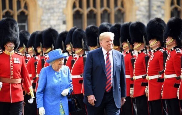 Елизавета ІІ хочет пригласить Трампа в Британию – СМИ