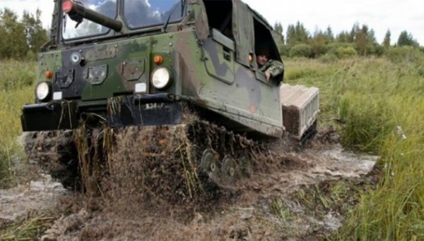 Эстонцы отремонтрируют шведские вездеходы для латвийской армии - «Новости Дня»