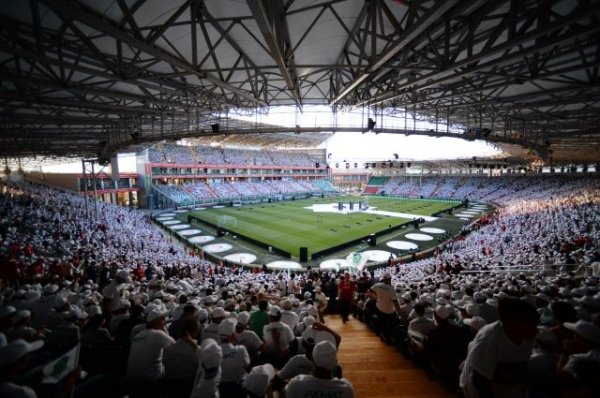 Флаг Косова убрали с футбольного стадиона в Грозном - «Политика»