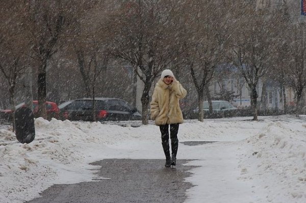 Гидрометцентр призвал россиян не убирать зимние вещи - «Происшествия»