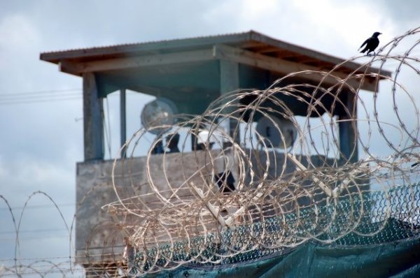 Главу американской базы Гуантанамо уволили после расследования — CNN - «Происшествия»