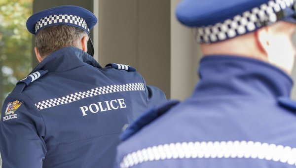 Граждан Новой Зеландии обязуют сдать полиции все боевое полуавтоматическое оружие - «Новости дня»