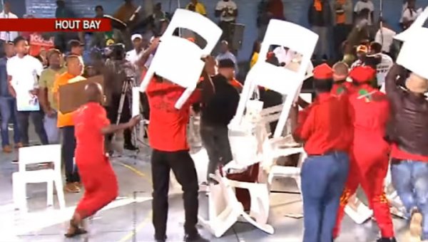 Как в рестлинге: депутаты подрались стульями в прямом эфире - «Новости дня»